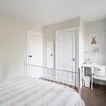 Bright And Quiet Bedroom Near Subway, Koreatown And Uoft
