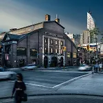 Amazing View 2Br St Lawrence Market Condo, Downtown Toronto