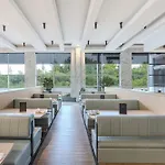 Sandman Signature Toronto Airport Hotel