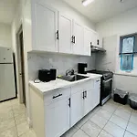2 Bed 1 Bath House Near Downtown