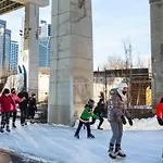 Cn Tower View With Free Parking, Pool, Gym, Free Skating, And More