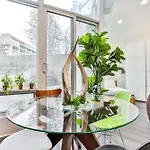 Cn Tower View Condo