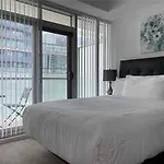 Luxury 2Br 2Bath Condo With Parking And Balcony