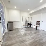Cozy Room With Private Bath Near Don Mills Subway