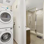 2 Bed 2 Bath Cn-Tower And Lakeviews- Parking