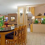 Holiday Inn Express Toronto East - Scarborough