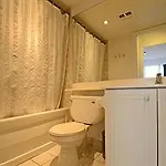 Royal Stays Suites - Blue Jays Way