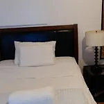 Toronto Little Italy Guest House