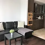 Lavish Suites - New One Bedroom Condo - Cn Tower