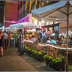 Pelicanstay In Toronto Fashion District