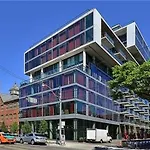 Pelicanstay In Toronto Fashion District
