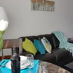 Kashaneh Guest House - Yonge Street
