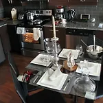 Luxury Condo - Heart Of Downtown