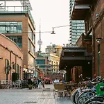 Executive Condo In The Heart Of Downtown