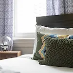 Charming 3Br In Queen Street East By Sonder