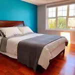 Nice Rooms With Private Bath In Mid Town Toronto