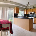 Nice Rooms With Private Bath In Mid Town Toronto