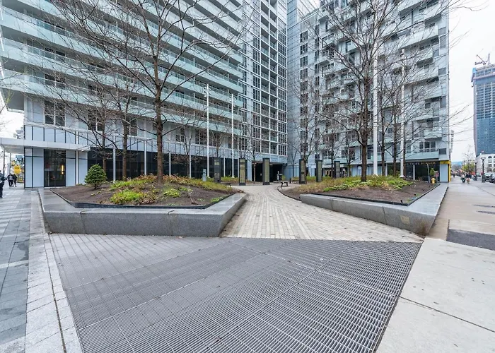 Planurstay - 2Br & 2Bth At 300 Front Street West