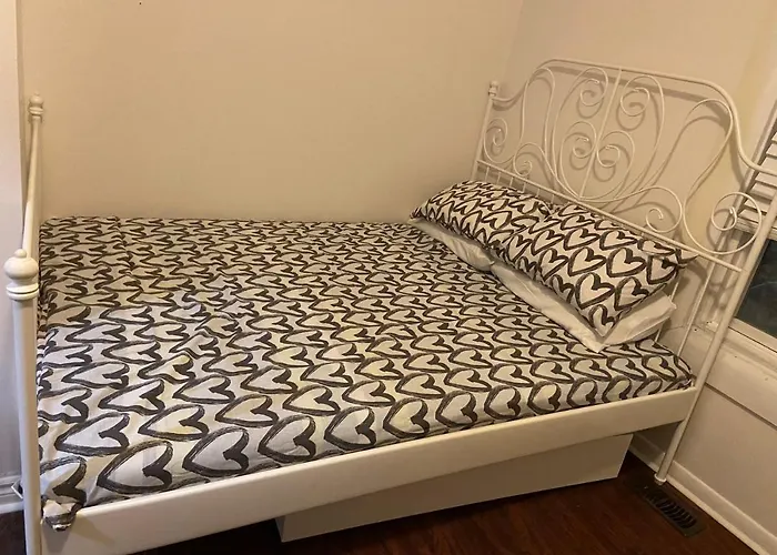 Budget Triple Room With En Suite Bathroom 36A