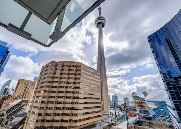 2Br Fantastic View Of Cn Tower And Roger Centre