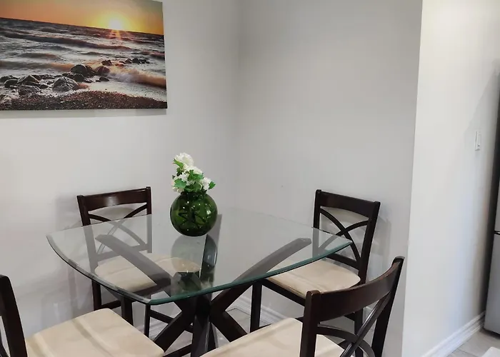 Spacious Mbr Near Kennedy Subway & Go
