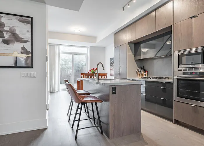 Luxury Properties Close To Rogers Center In Toronto Downtown Core