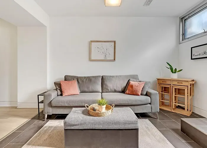 Suite In The Heart Of Downtown Toronto