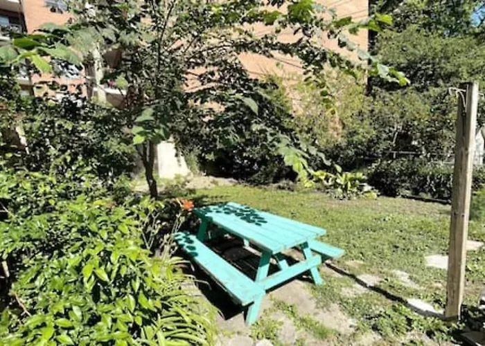 Spa Oasis In Toronto\'S Heart + Parking!