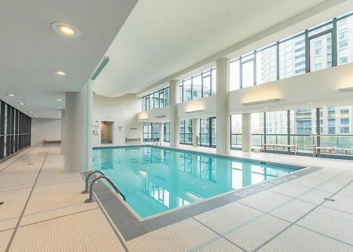 Stunning Lake View Top Floor Studio