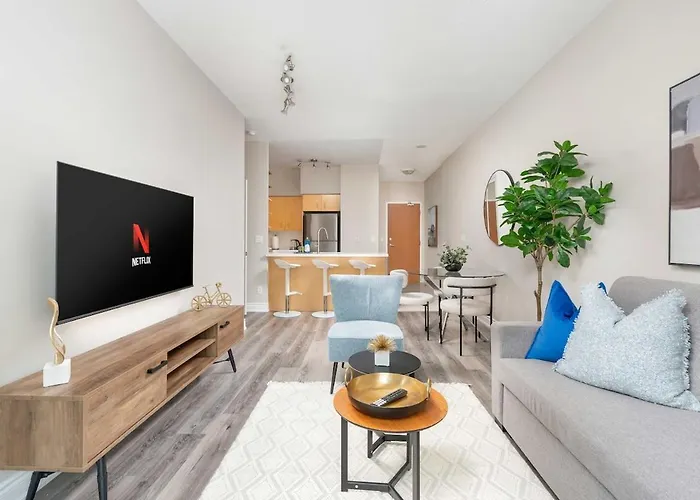 Modern 1Br Hideaway Cn Tower Views Parking