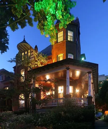 Bonnevue Manor Bed & Breakfast