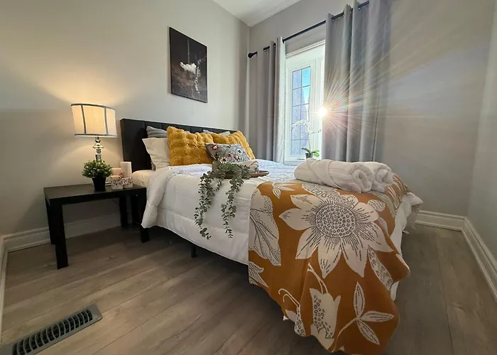 3-Bedroom House In Little Italy Downtown-Free Parking