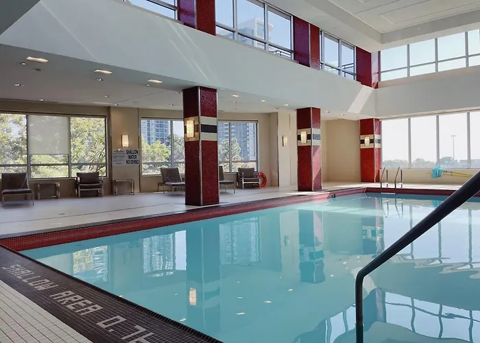 1 Bdrm W Pool Perfect Location Free Parking