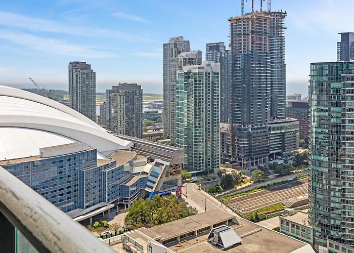 Lake Views And Rogers Centre - 4Beds - Free Parking