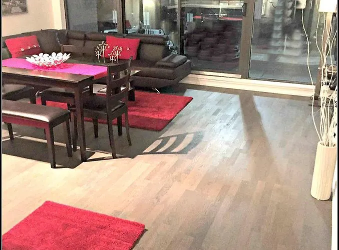 Pelicanstay In Toronto Fashion District