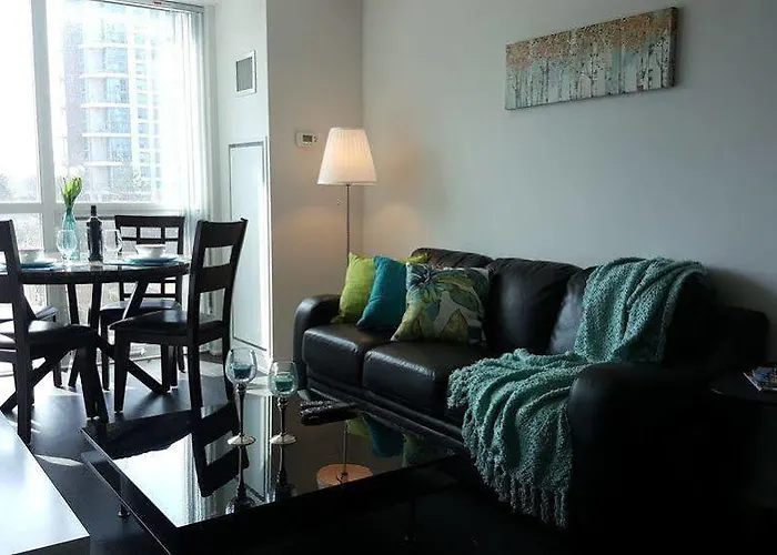 Kashaneh Guest House - Yonge Street