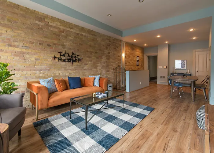 Charming 3Br In Queen Street East By Sonder