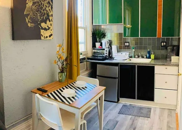 Designer Loft Apartment- Parkdale Mansion