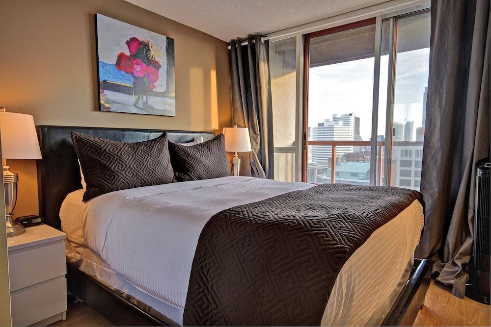 2b By Canada 3* Toronto