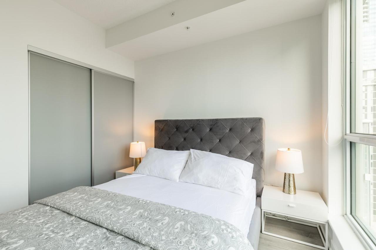 Apartment Luxury 2 Bedroom In The Heart Of Entertainment District W/ Cn Tower View Toronto