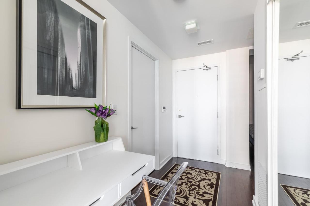 Stylish 1br - Cn Tower View, Entertainment District-downtown Toronto