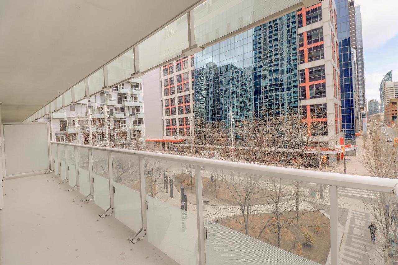 Planurstay - 2br & 2bth At 300 Front Street West Apartment