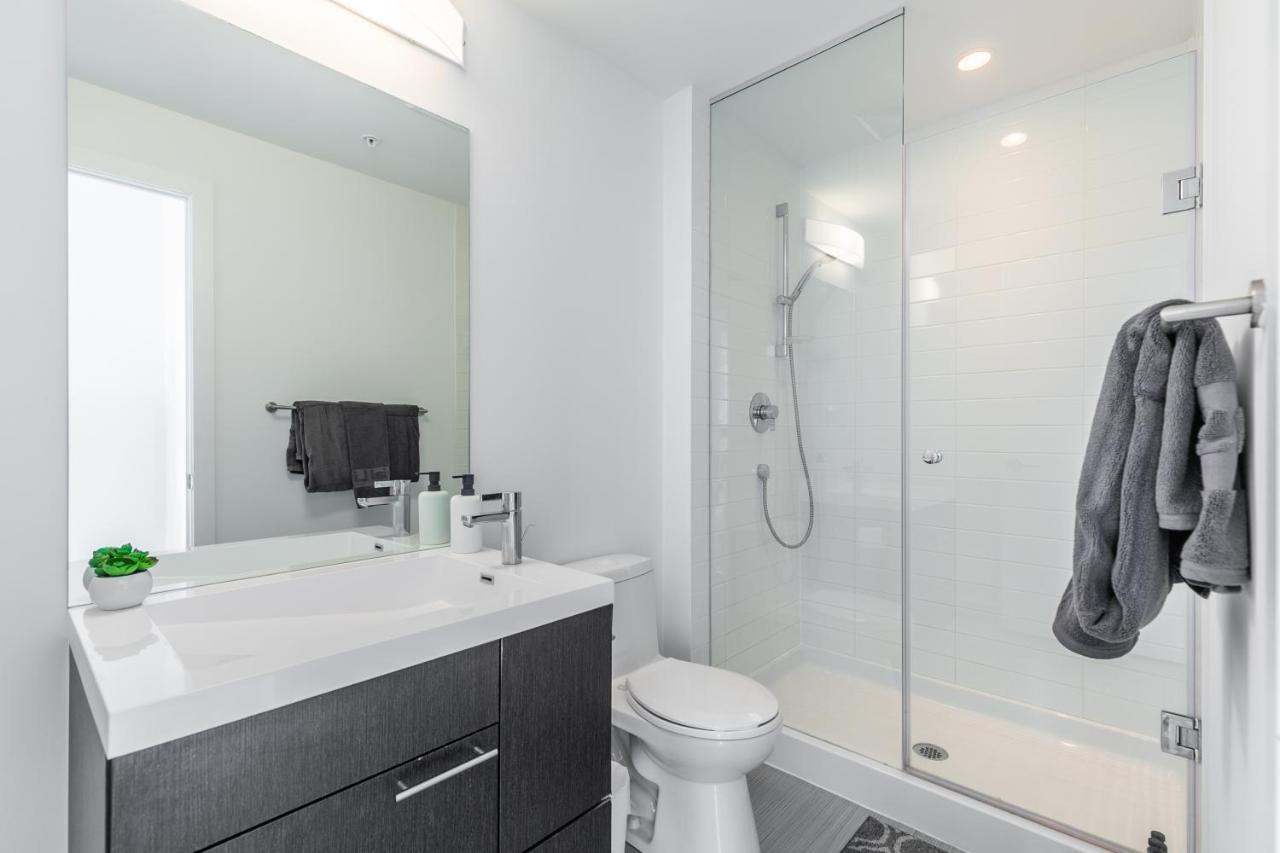 Luxury 2 Bedroom In The Heart Of Entertainment District W/ Cn Tower View Apartment