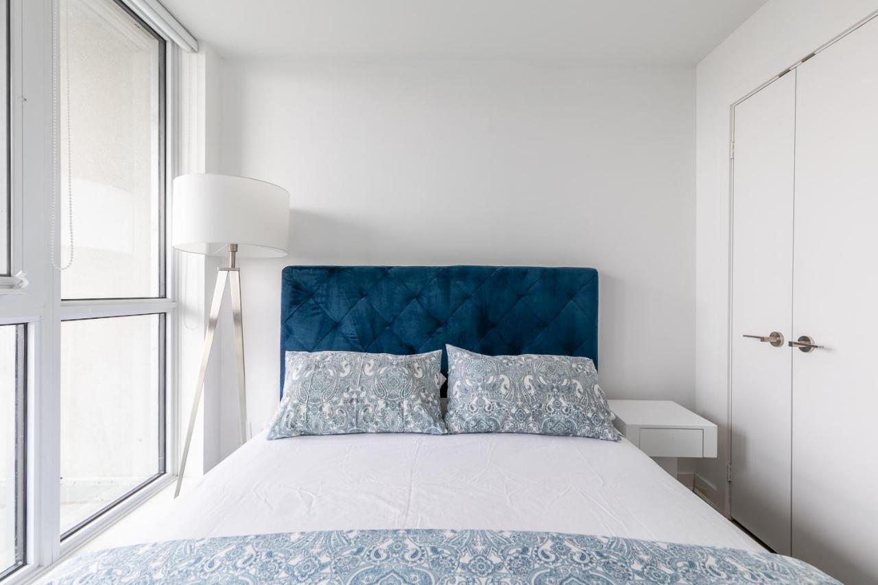 Luxury 2 Bedroom In The Heart Of Entertainment District W/ Cn Tower View * Toronto