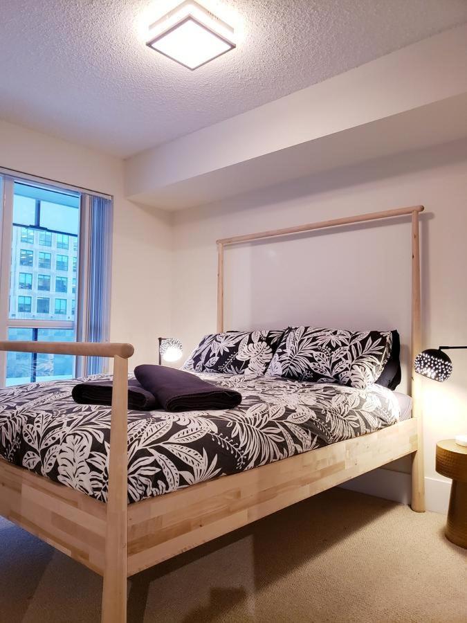 Planurstay - 2br & 2bth At 300 Front Street West Apartment