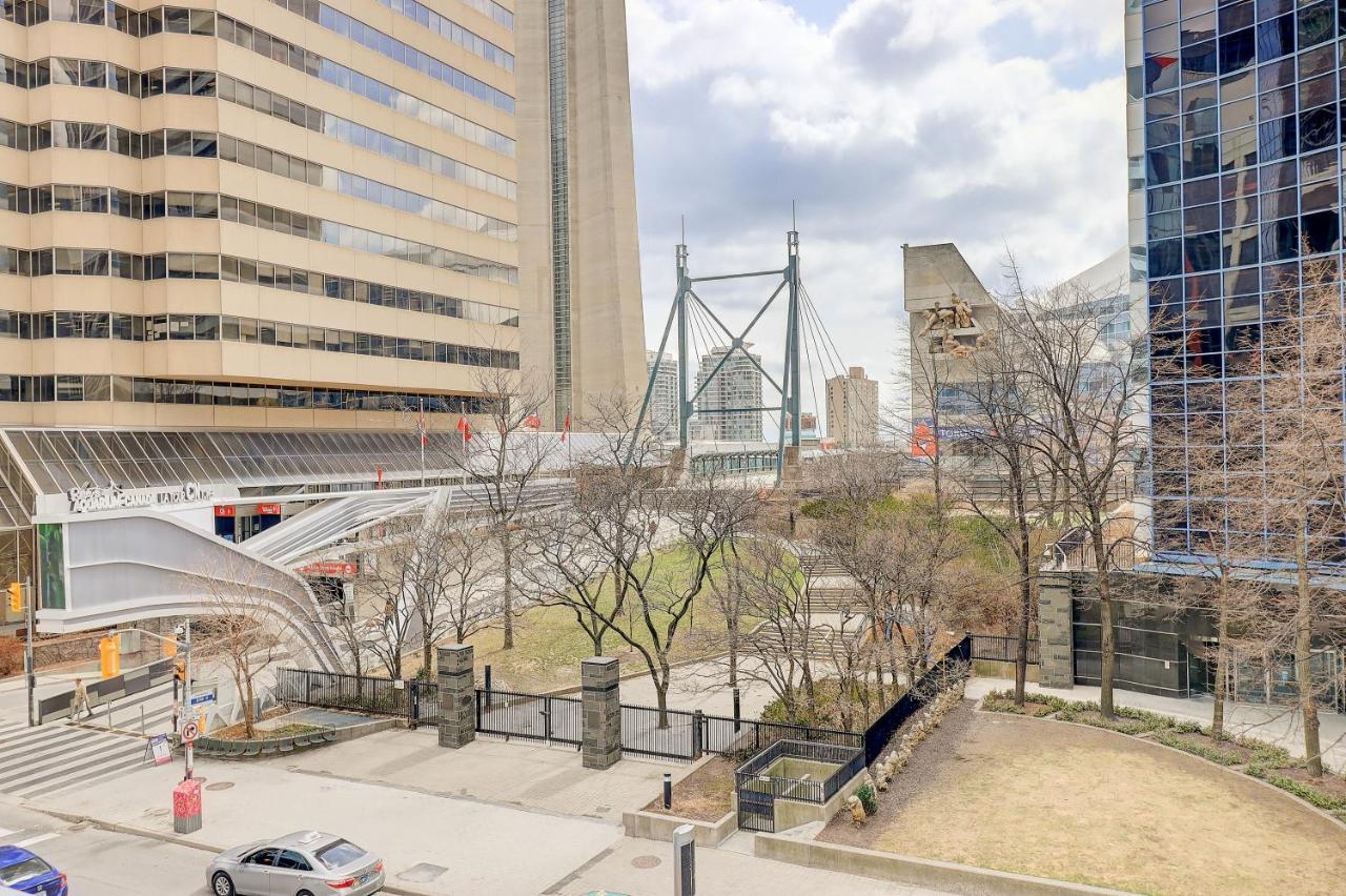 Planurstay - 2br & 2bth At 300 Front Street West Toronto
