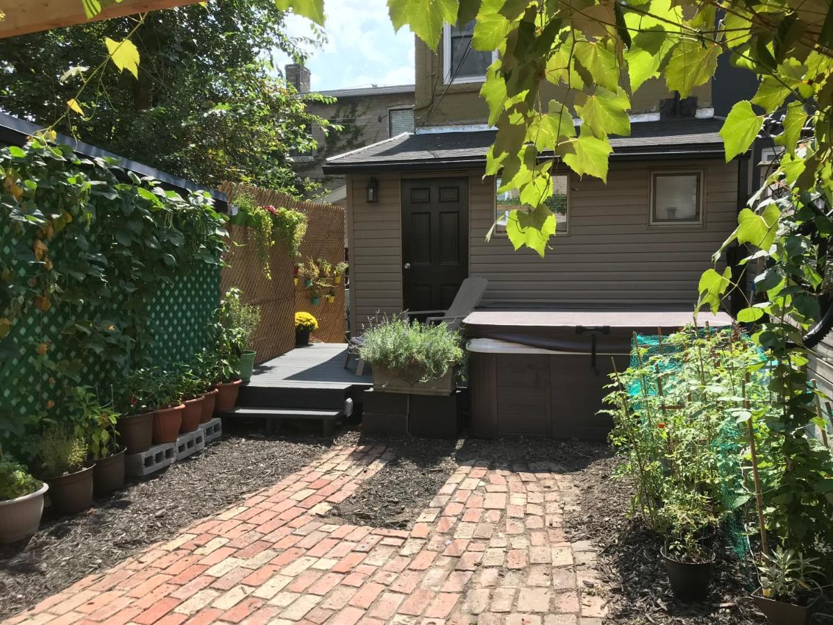 Love-nest With Private Hot Tub Apartment