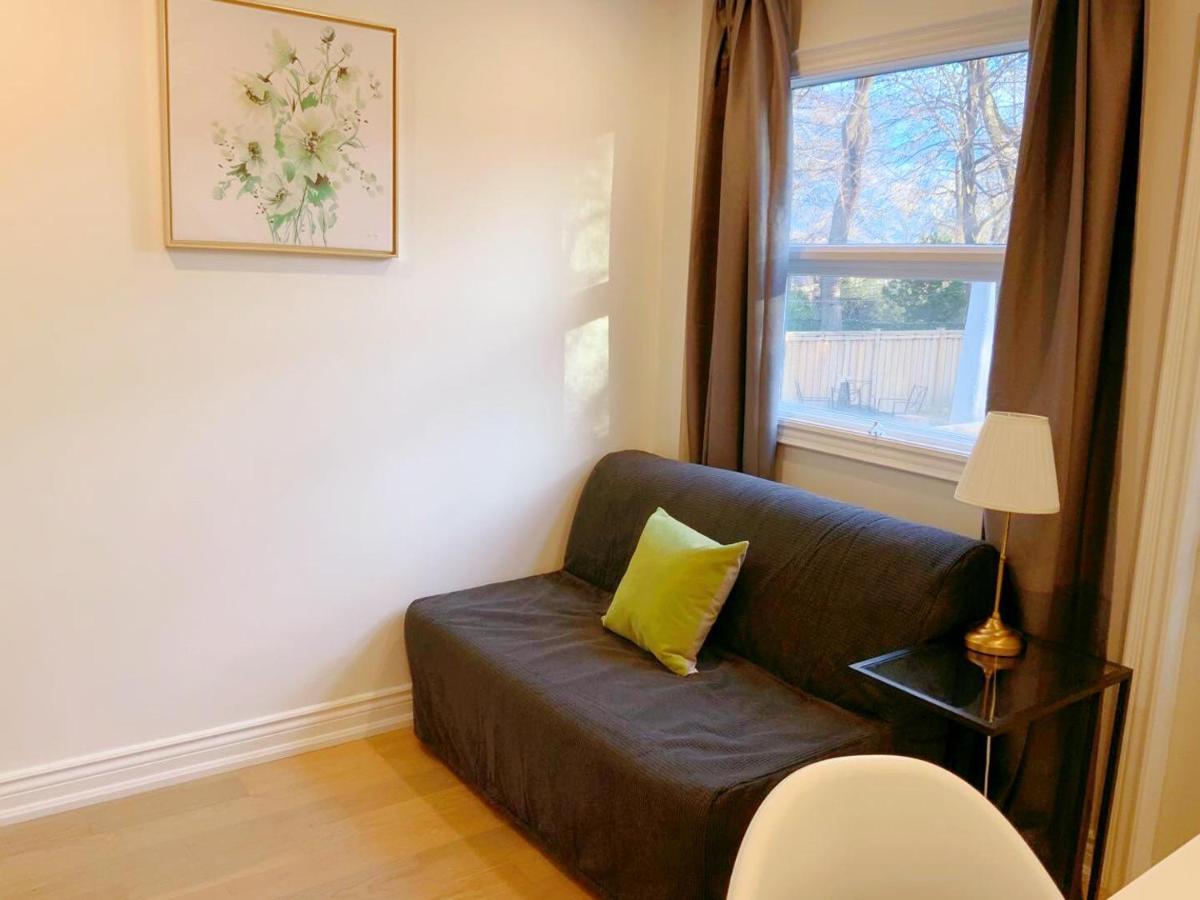 Guest house The Leaside Garden Toronto