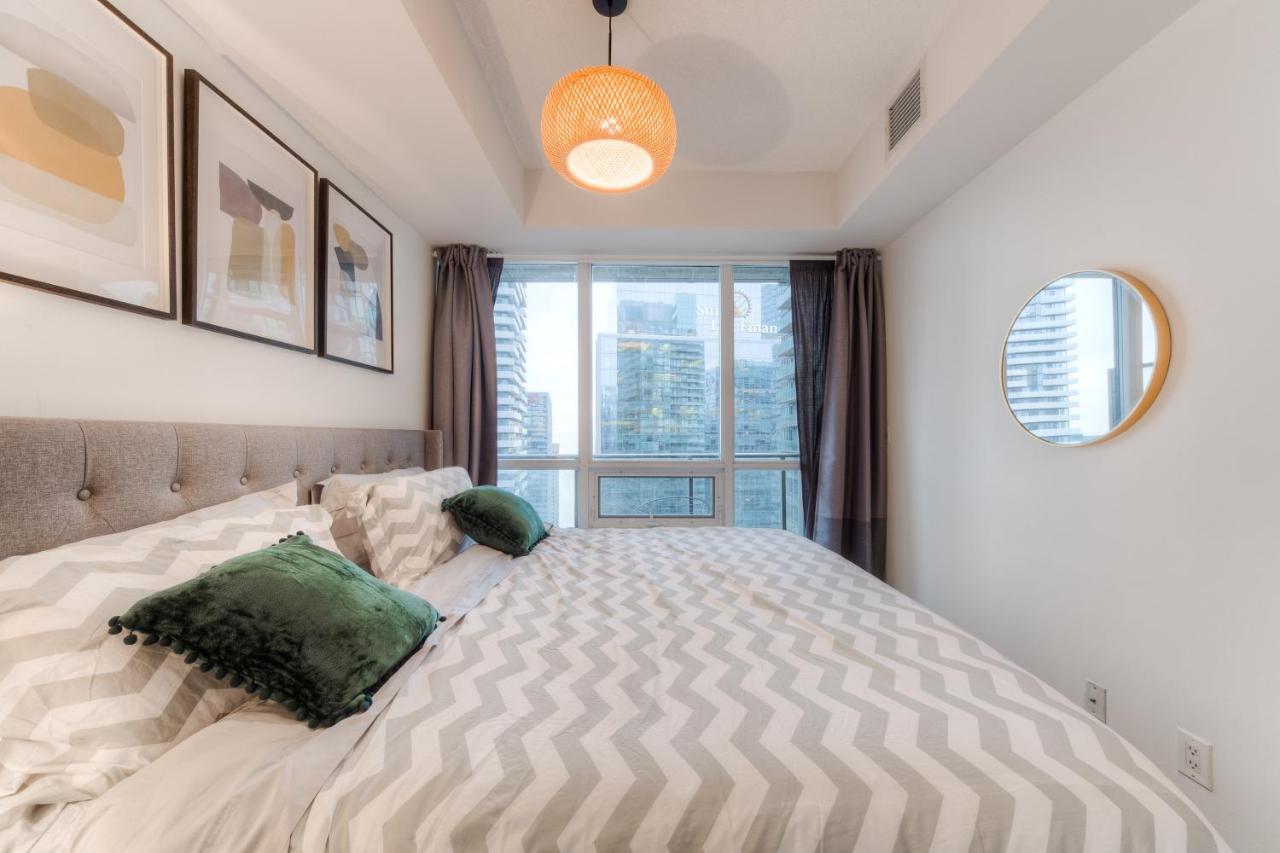Stylish Newly Furnished With Beautiful View Homestay Toronto