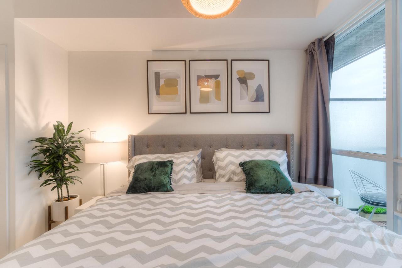 Stylish Newly Furnished With Beautiful View Homestay Toronto